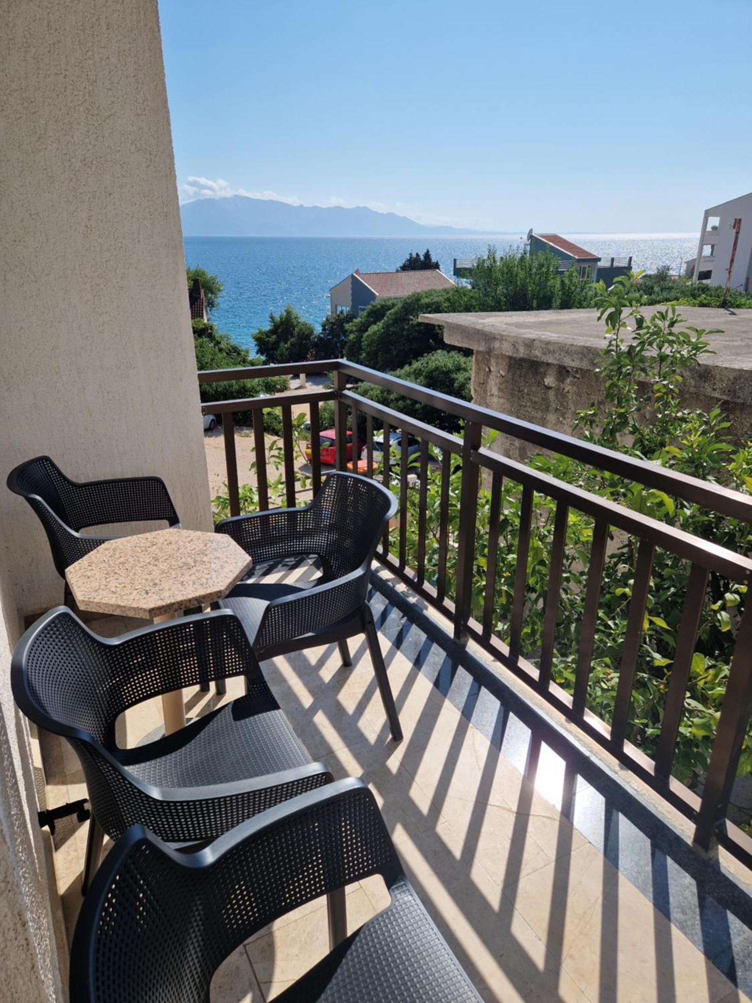 Vila Lidus Brist Exteriér fotografie